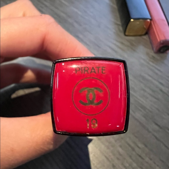 Chanel lipgloss - Picture 3 of 3